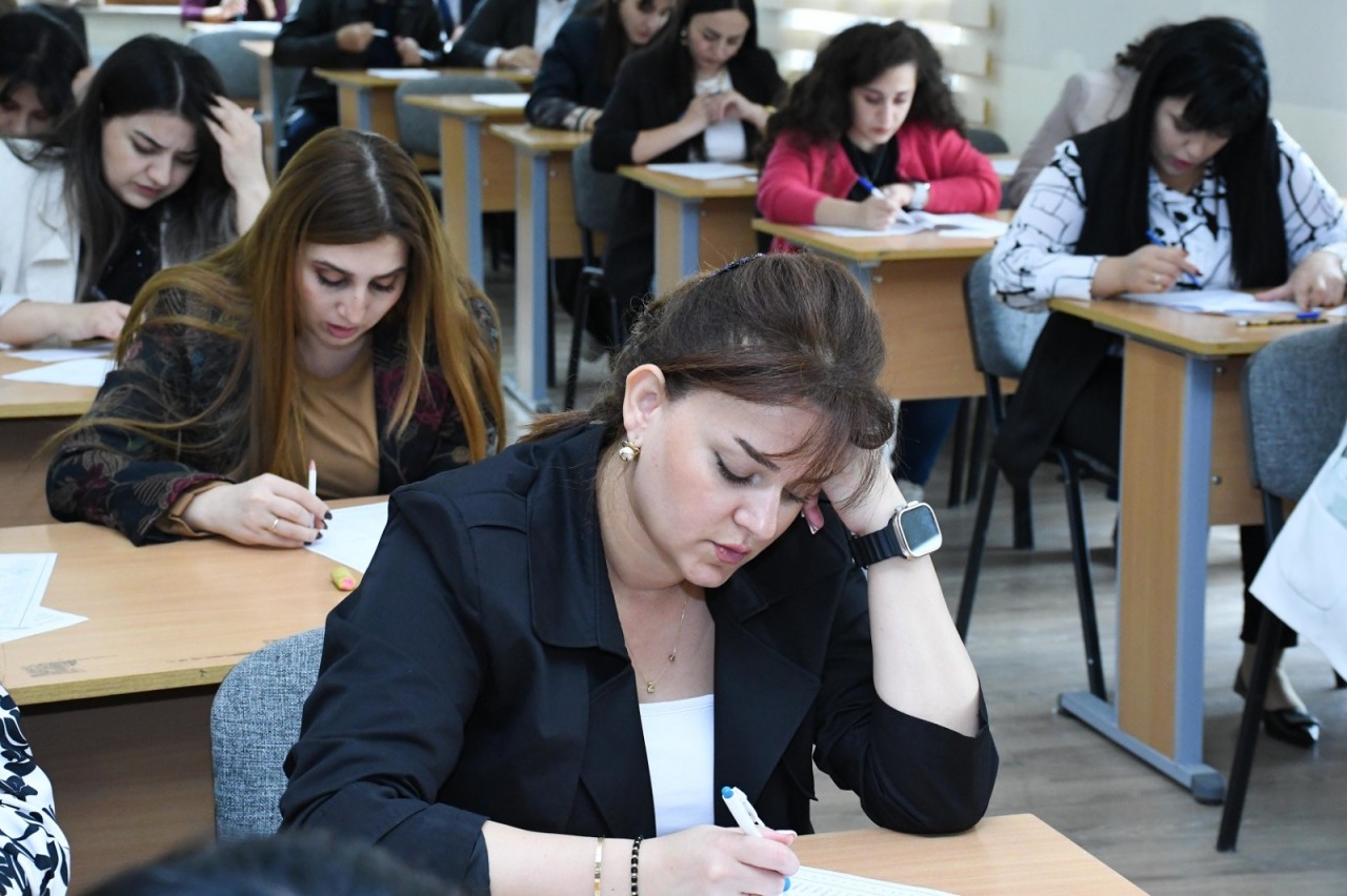 ADAU-da ingilis dili üzrə ödənişsiz danışıq kurslarına start verilib - FOTOLAR